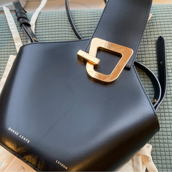 DANSE LENTE BLACK LEATHER BUCKET BAG JOHNNY GOLD HW - Picture 4 of 16